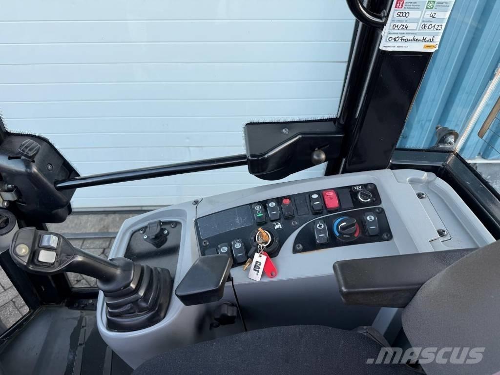 CAT 907 H Колесни товарачи