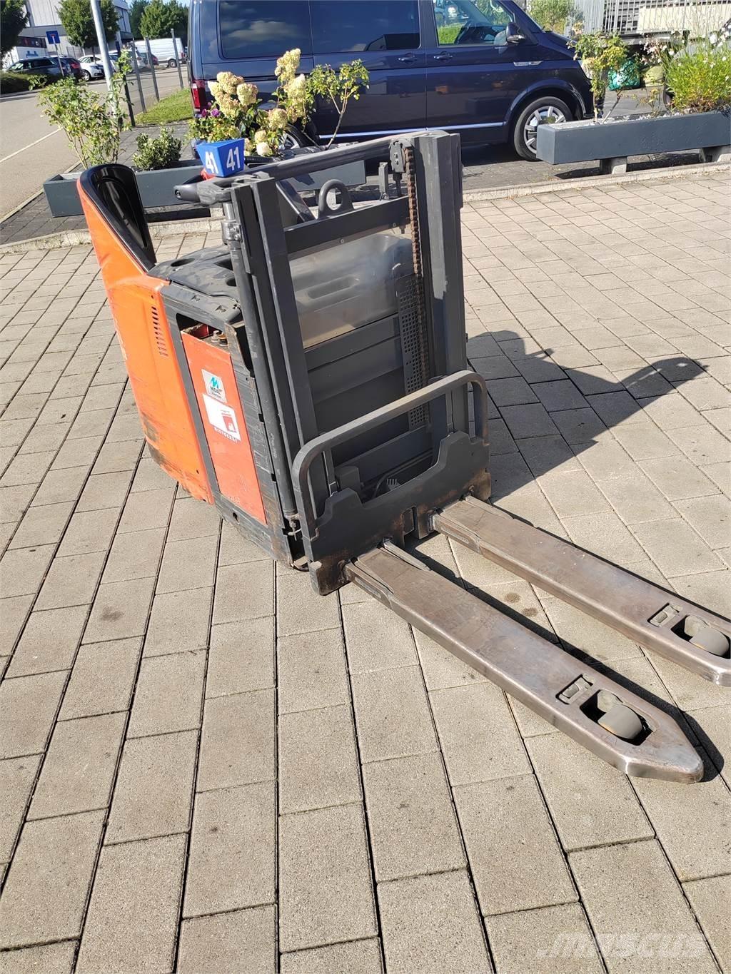Linde L12 LHP SP Колички високоповдигачи с теглич