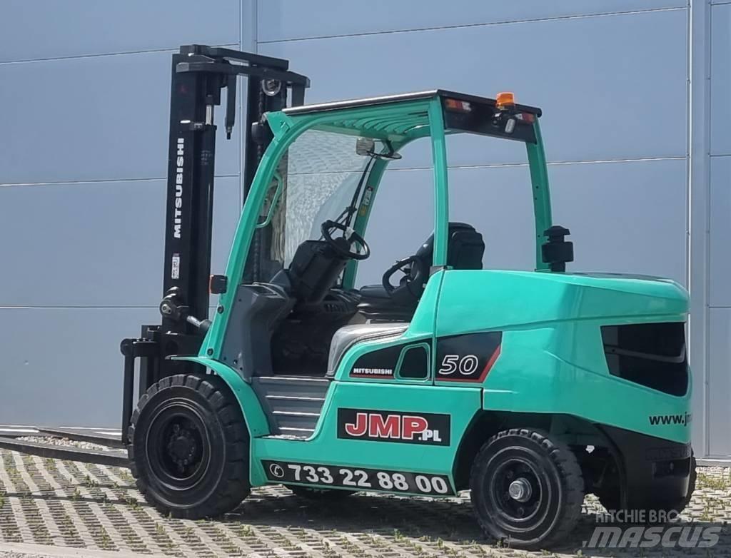 Mitsubishi FD50NT Дизелови камиони