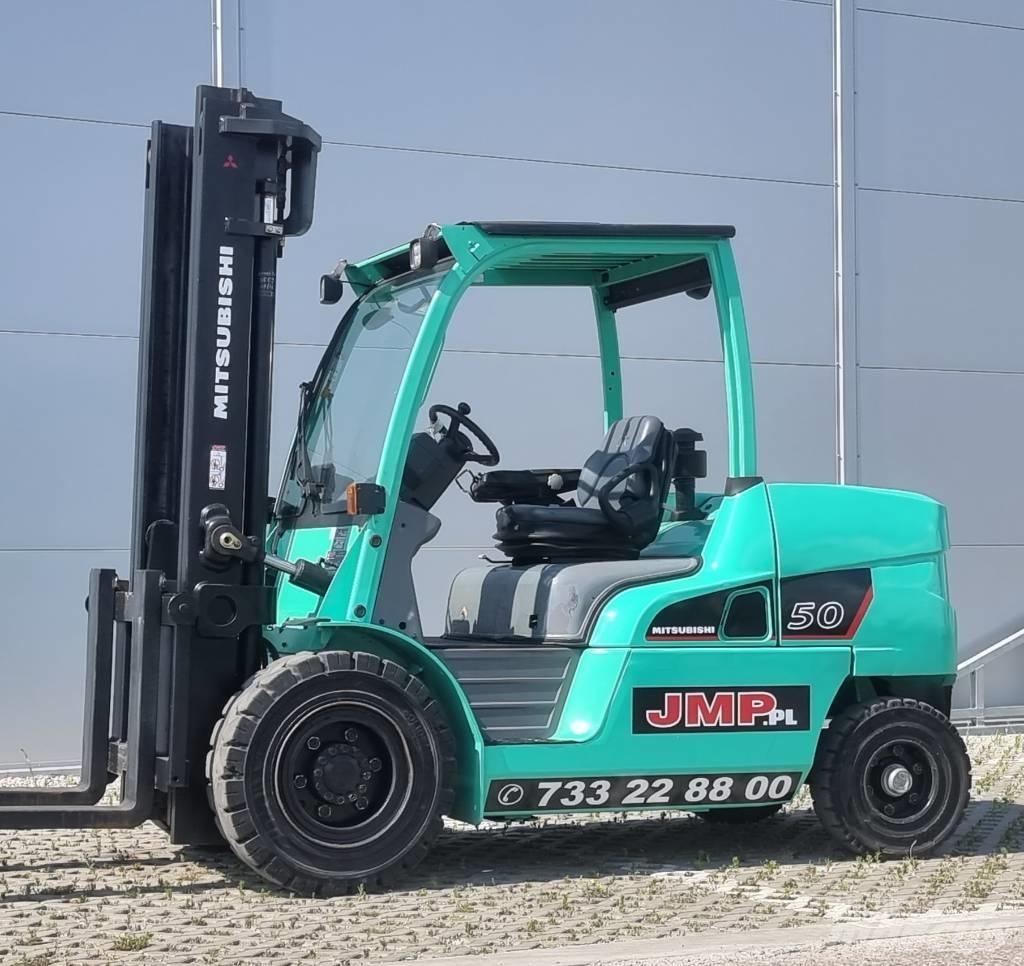 Mitsubishi FD50NT Дизелови камиони