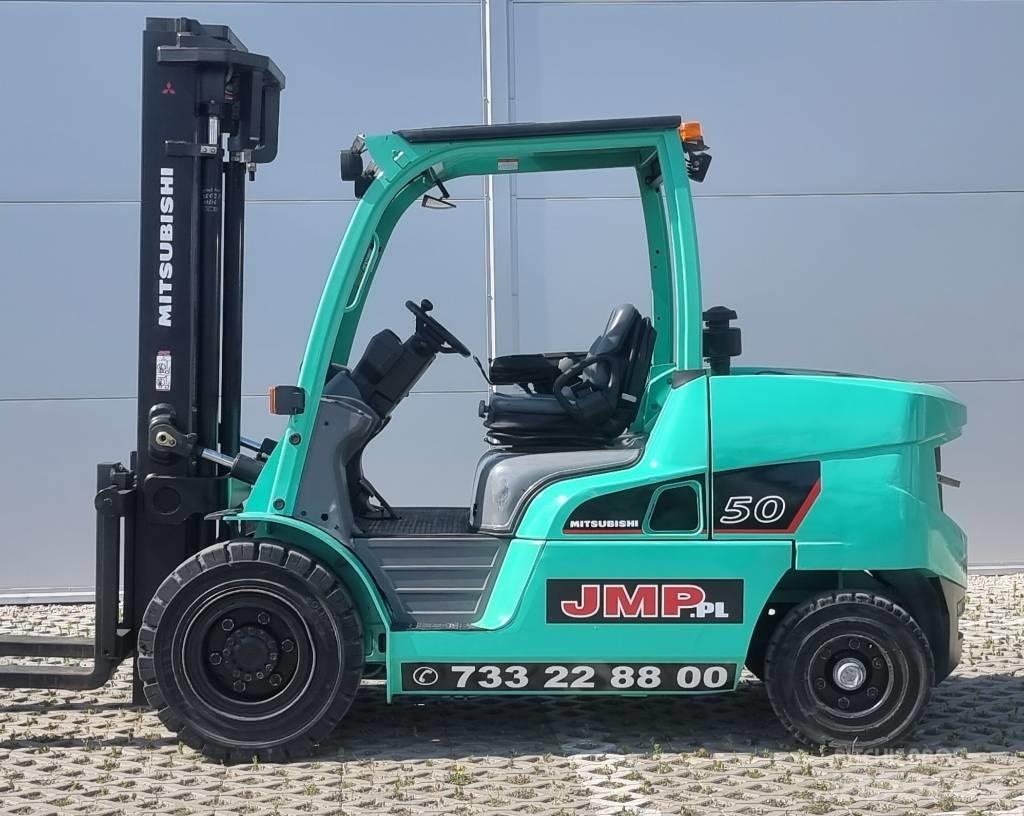 Mitsubishi FD50NT Дизелови камиони