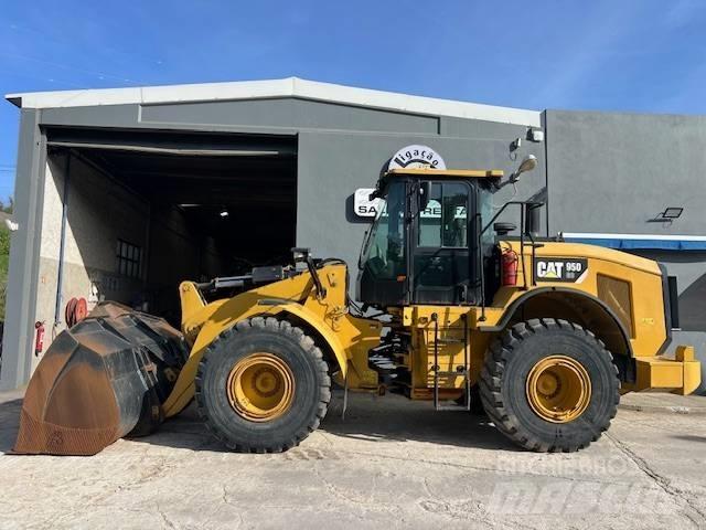 CAT 950 Колесни товарачи