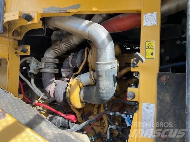 CAT 950 Колесни товарачи