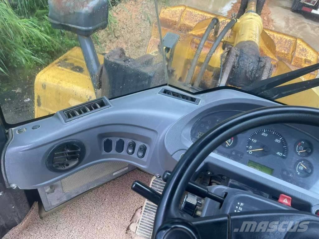 Komatsu WA 380-6 Колесни товарачи
