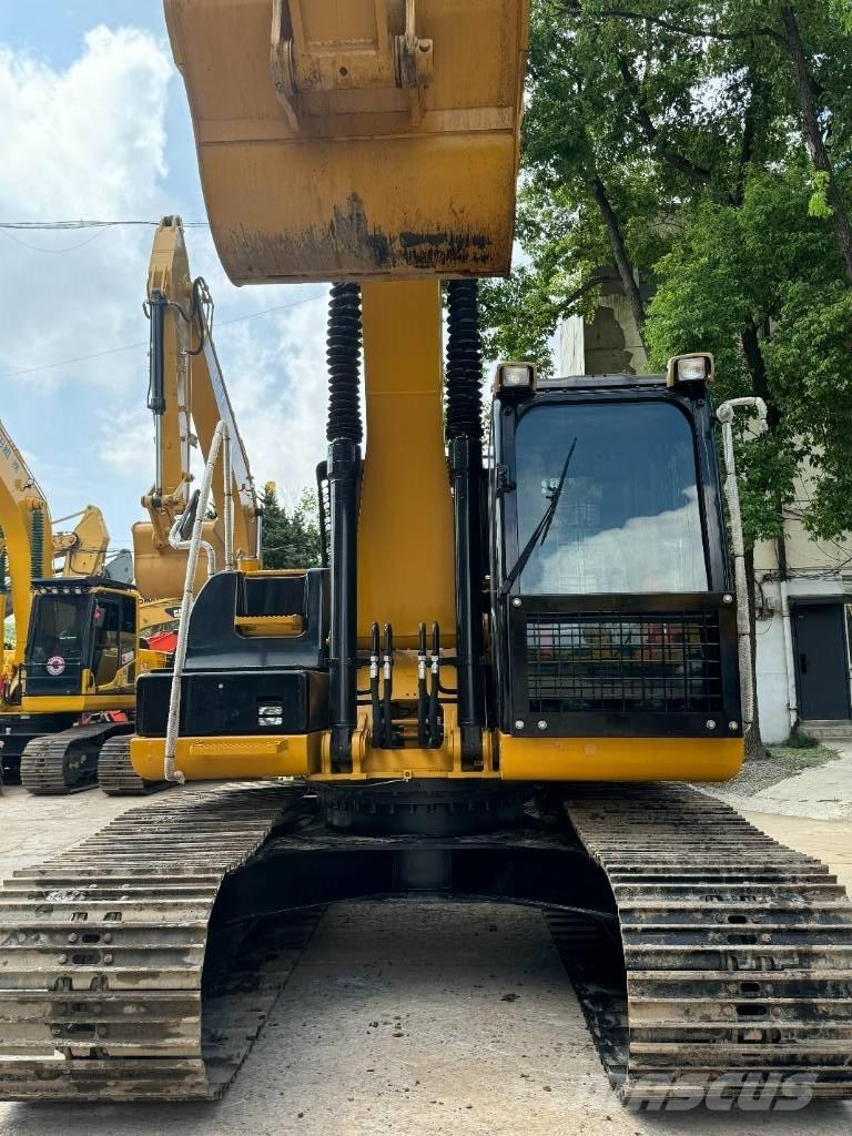 CAT 320 D Средни екскаватори 7т - 12т