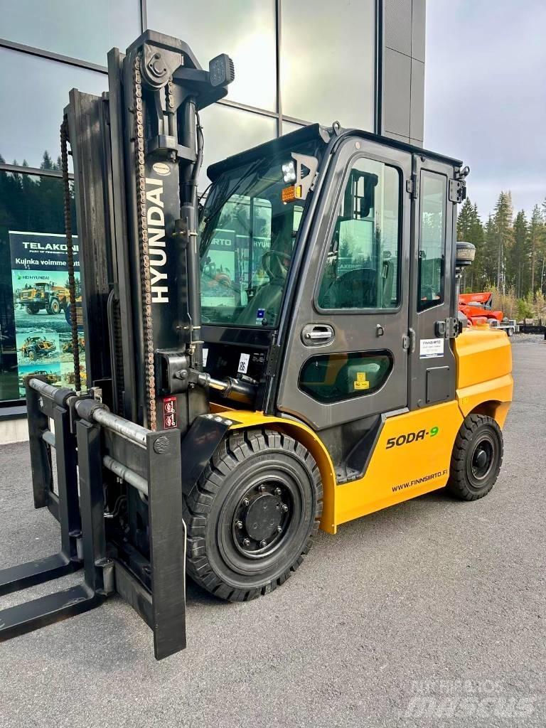 Hyundai 50DA-9 Дизелови камиони