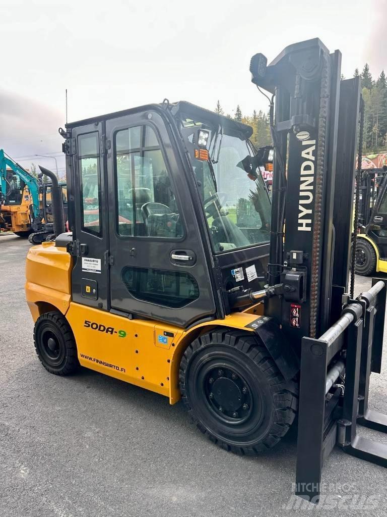Hyundai 50DA-9 Дизелови камиони