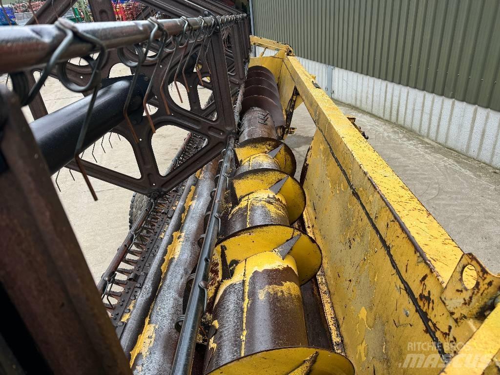 New Holland TX 67 Комбайни