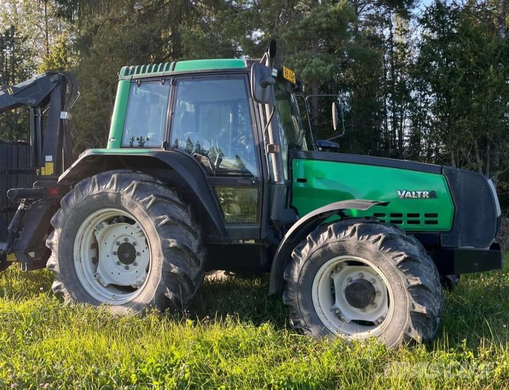 Valtra 6300 Трактори