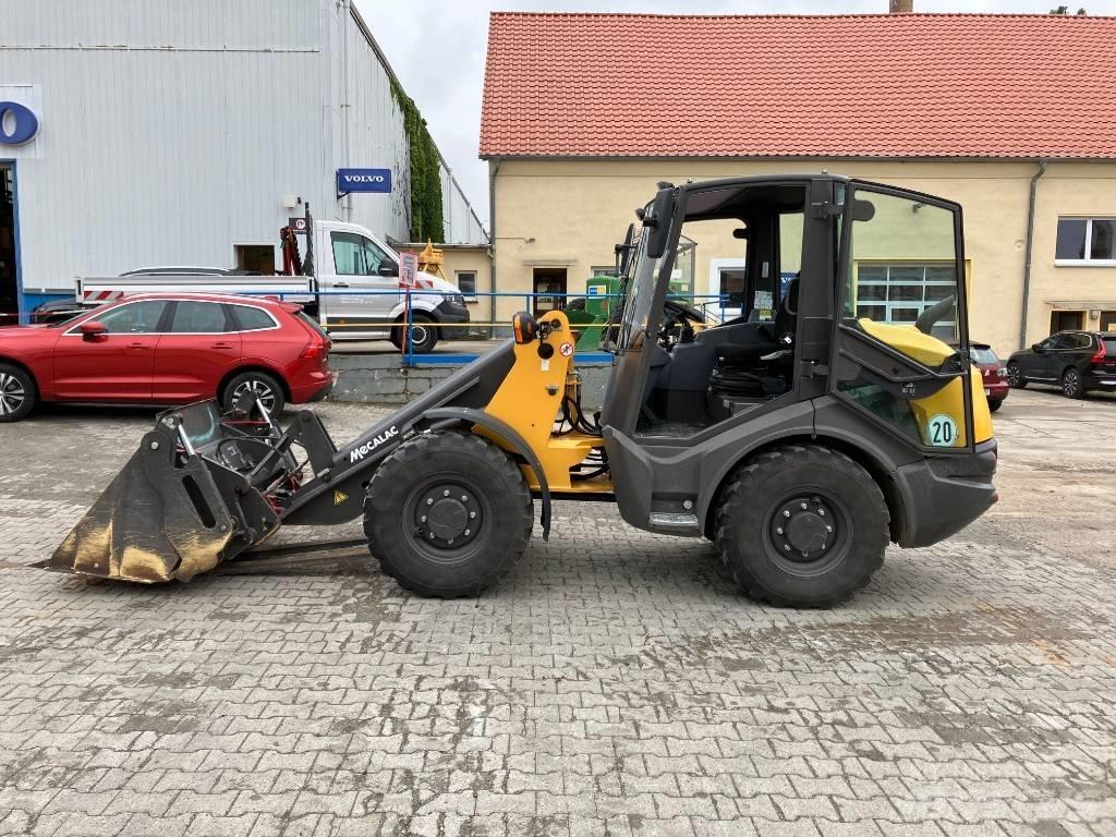 Mecalac AX 700 Колесни товарачи