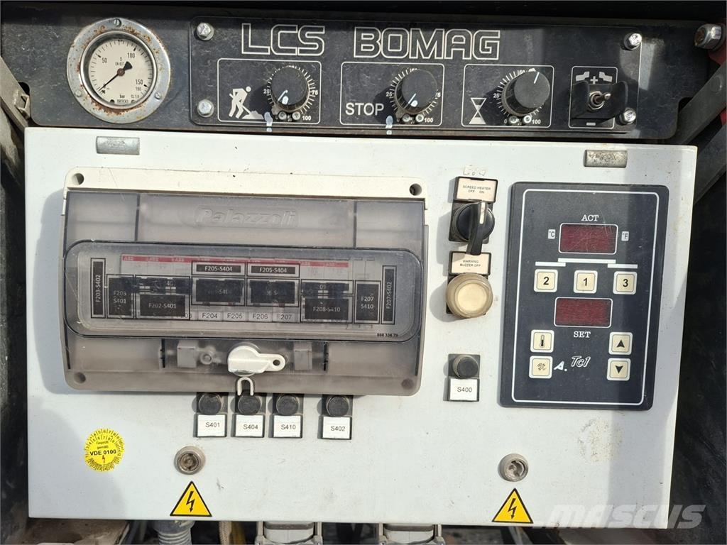 Bomag BF 300 C Малки асфалтови машини
