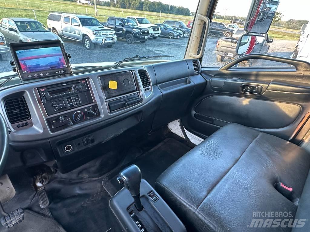 Hino 268 Камиони за отпадъци