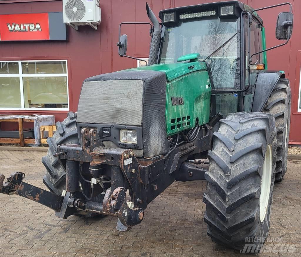 Valtra 8150 Трактори