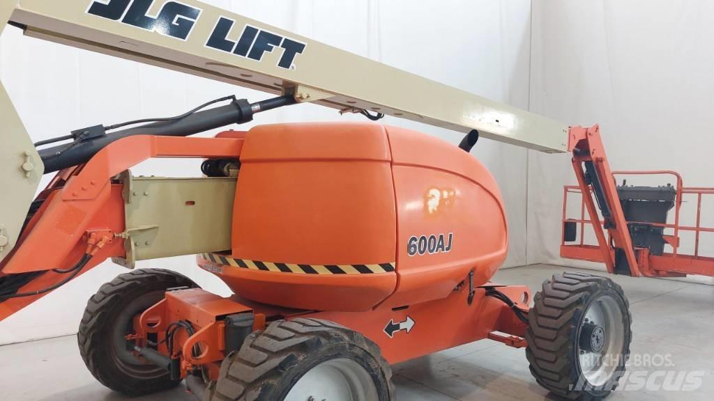 JLG 600 AJ Съчленени стрелови подемници