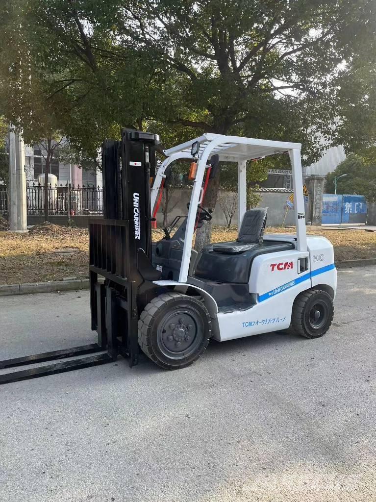 TCM FD 30 Дизелови камиони