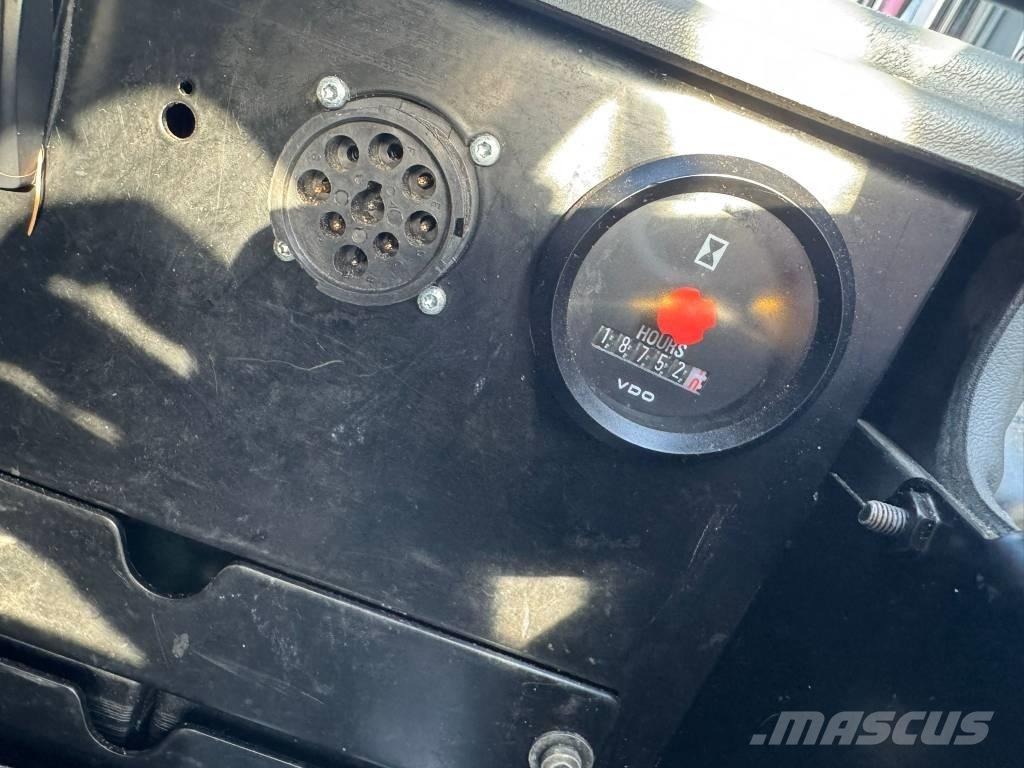 John Deere 1010 E Форуардери