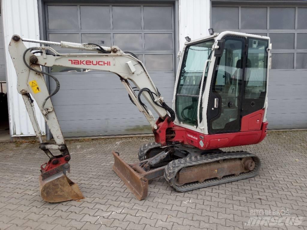Takeuchi TB 230 Мини екскаватори < 7 т