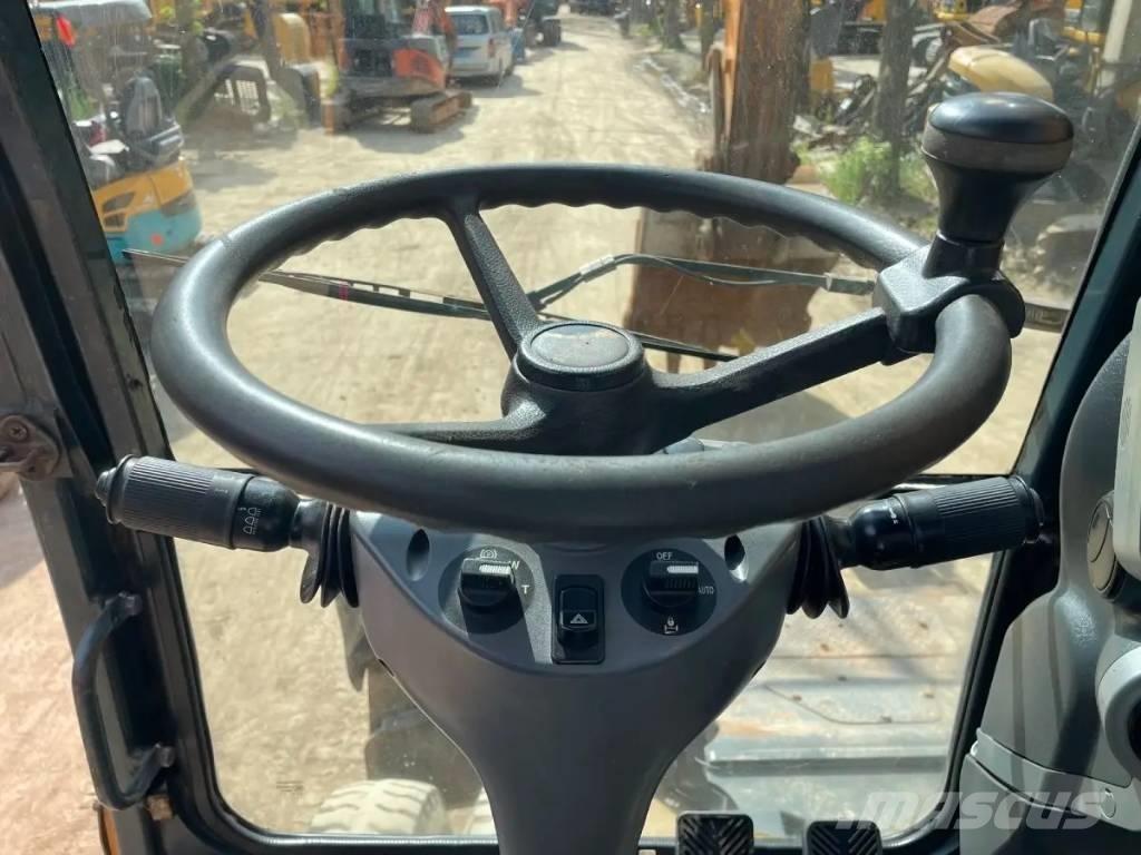 Hyundai R210W-9 Колесни екскаватори