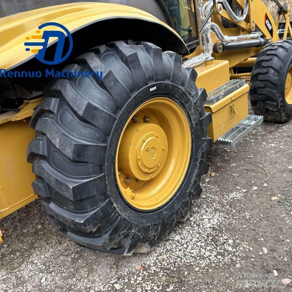 CAT 420F Товарач със заден ексватор