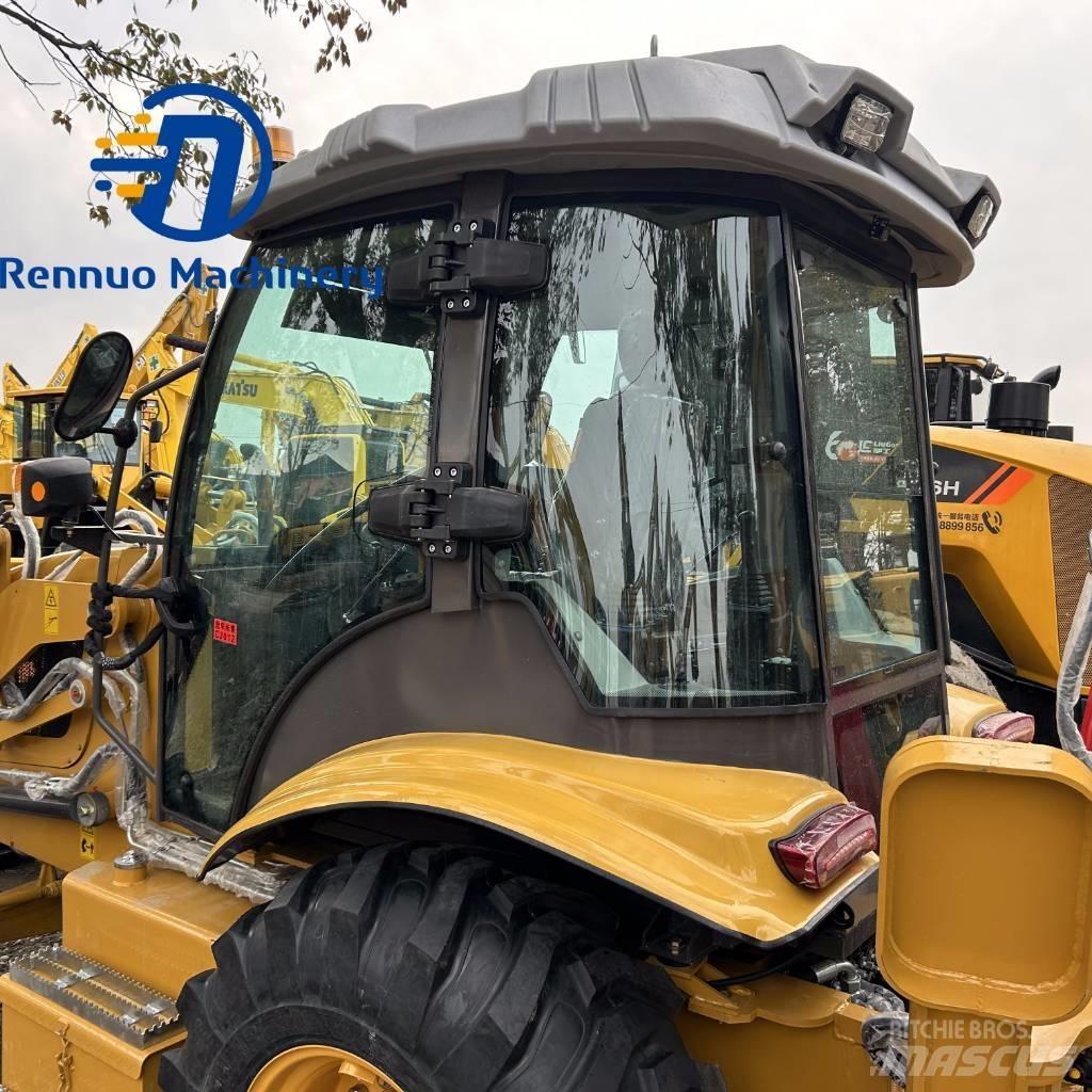 CAT 420F Товарач със заден ексватор