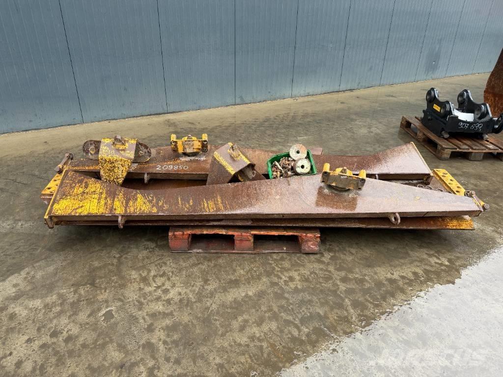 CAT 730 Задни врати
