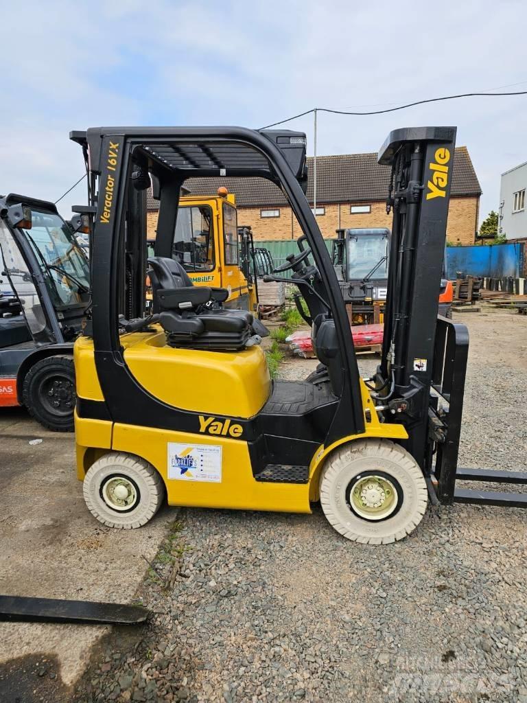 Yale GLP16VX Камиони с АГУ