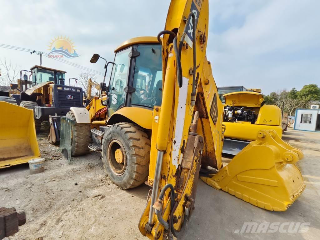 JCB 4CX Товарач със заден ексватор
