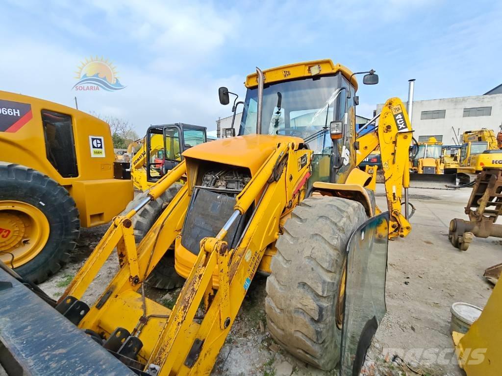 JCB 4CX Товарач със заден ексватор