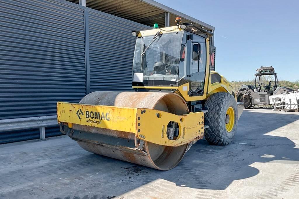 Bomag BW 213 D-5 Еднобарабанни ролки
