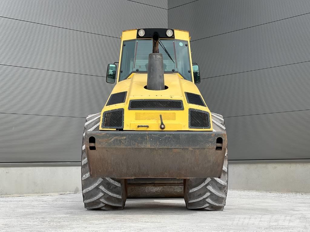 Bomag BW 213 DH-4 Еднобарабанни ролки
