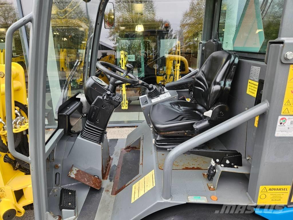 Weidemann 2070LP Мини товарачи