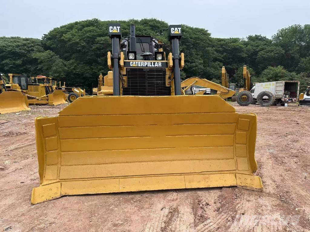 CAT D 8 R Верижни булдозери
