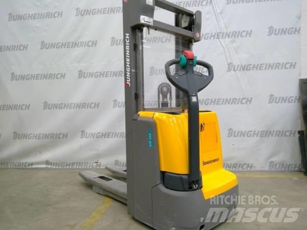 Jungheinrich EJC 112 Колички високоповдигачи с теглич