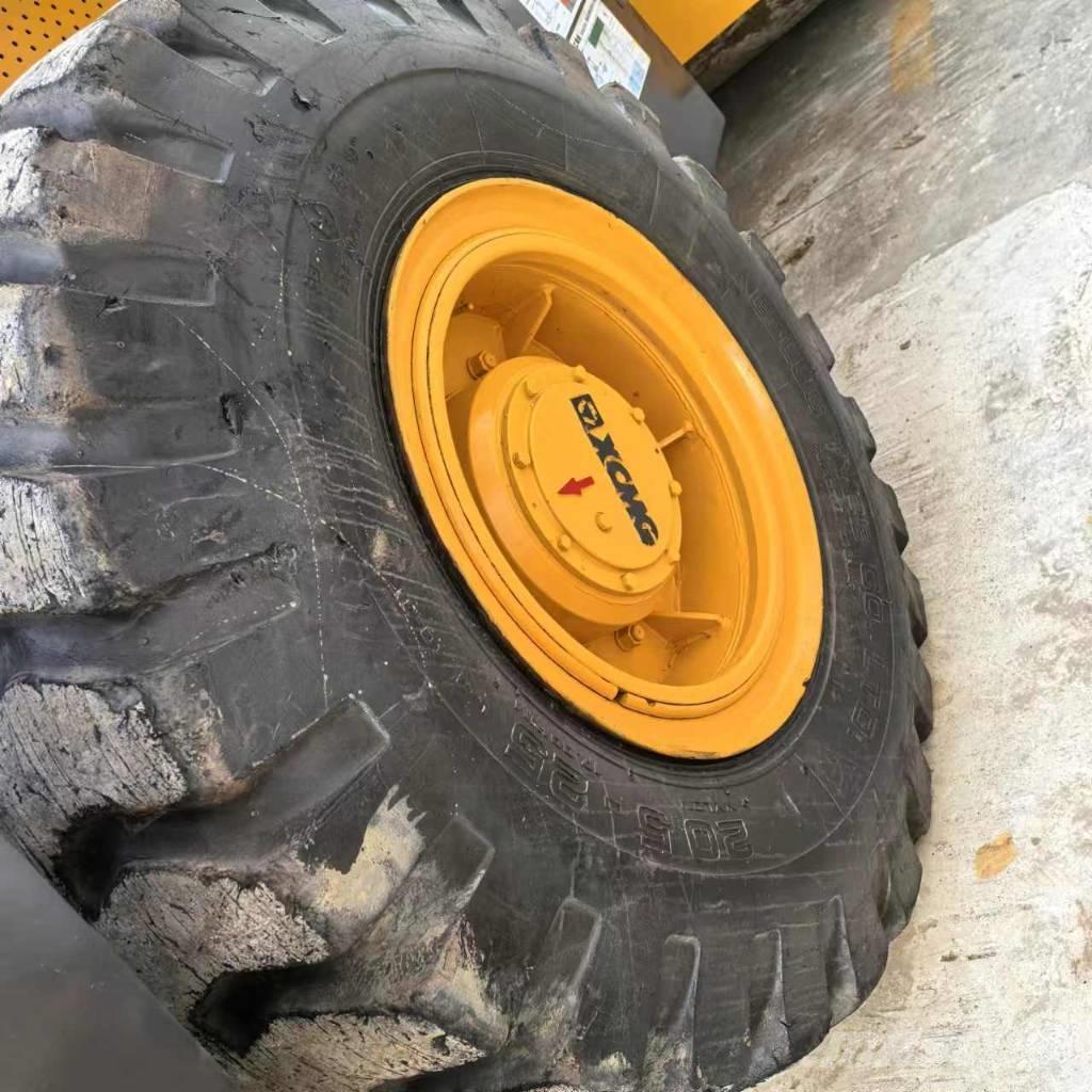 XCMG XS 223 J Еднобарабанни ролки
