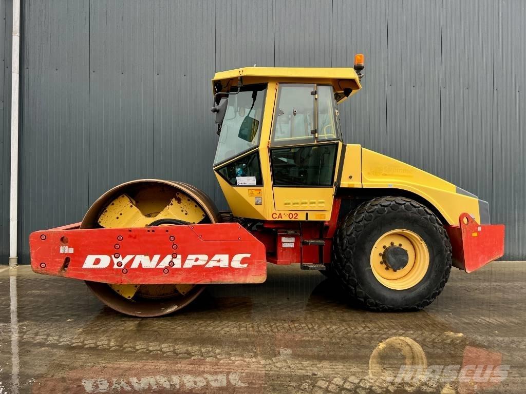 Dynapac CA302D Еднобарабанни ролки
