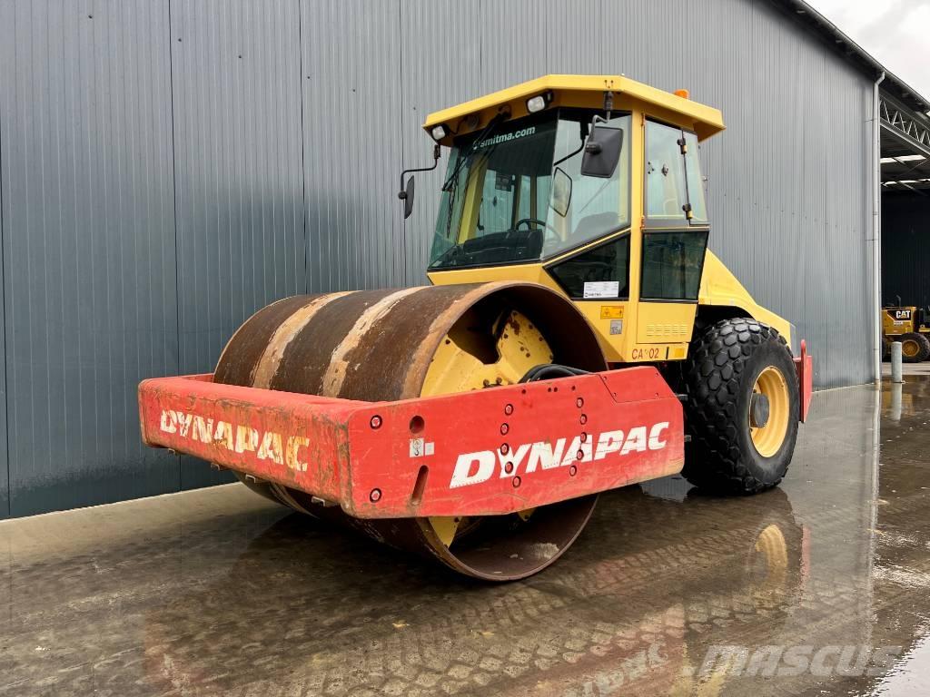 Dynapac CA302D Еднобарабанни ролки
