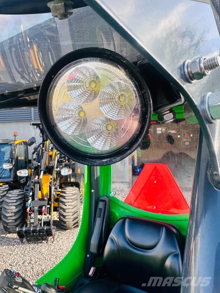 Avant 735 Многофункционални товарачи