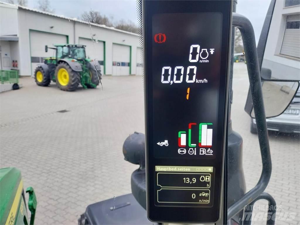 John Deere 6120M Трактори