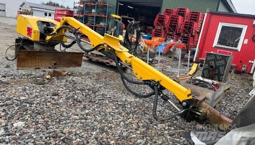 Brokk 330 Верижен екскаватор