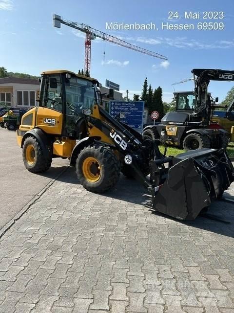 JCB 409 Колесни товарачи