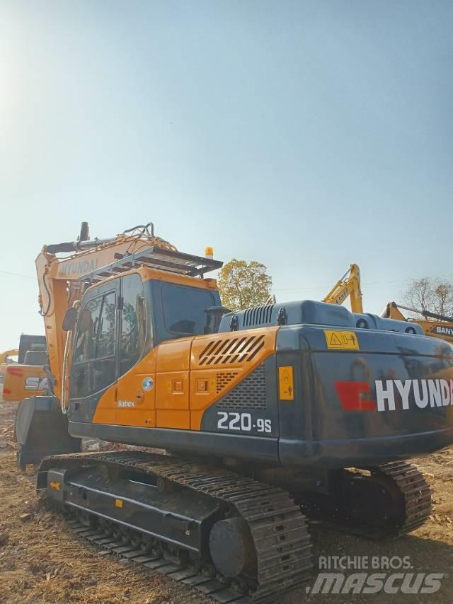 Hyundai R220-9 Верижен екскаватор