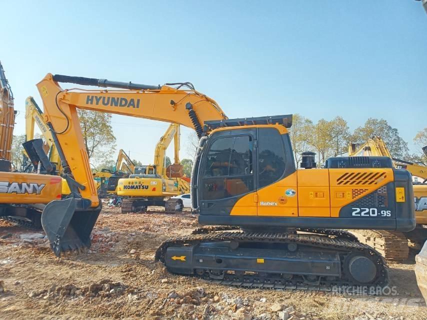 Hyundai R220-9 Верижен екскаватор