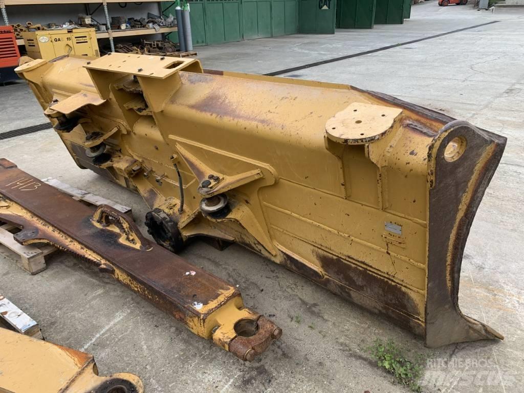 CAT D 6 T XLVP Верижни булдозери
