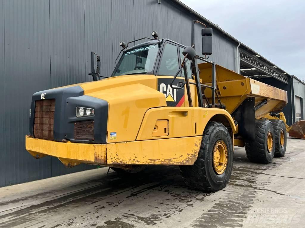 CAT 735B Дъмпери/моторни превозни средства