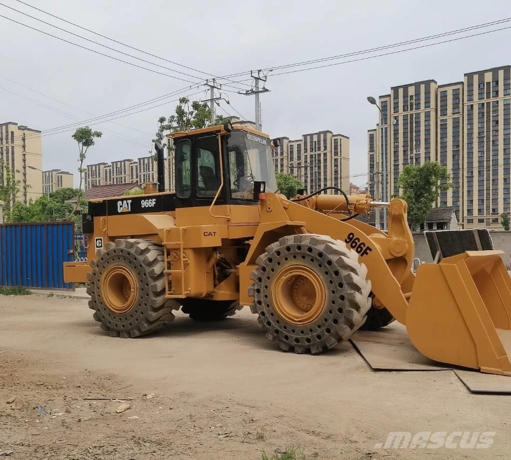 CAT 966 F Колесни товарачи
