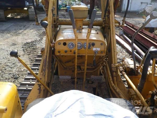 Komatsu D20S-3 Верижни булдозери
