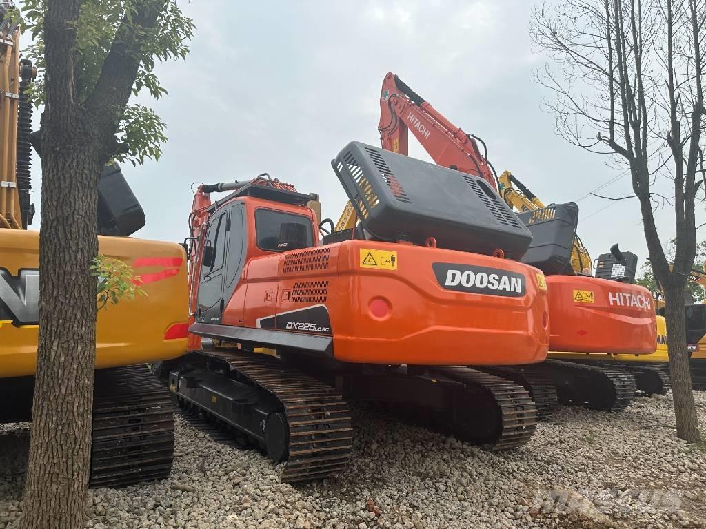 Doosan DX225 Верижен екскаватор