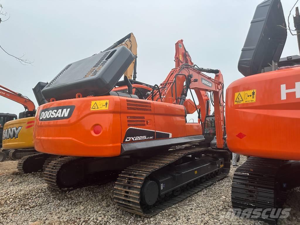 Doosan DX225 Верижен екскаватор