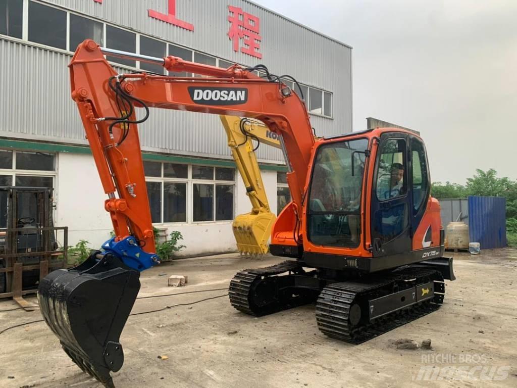 Doosan DX 75 Средни екскаватори 7т - 12т