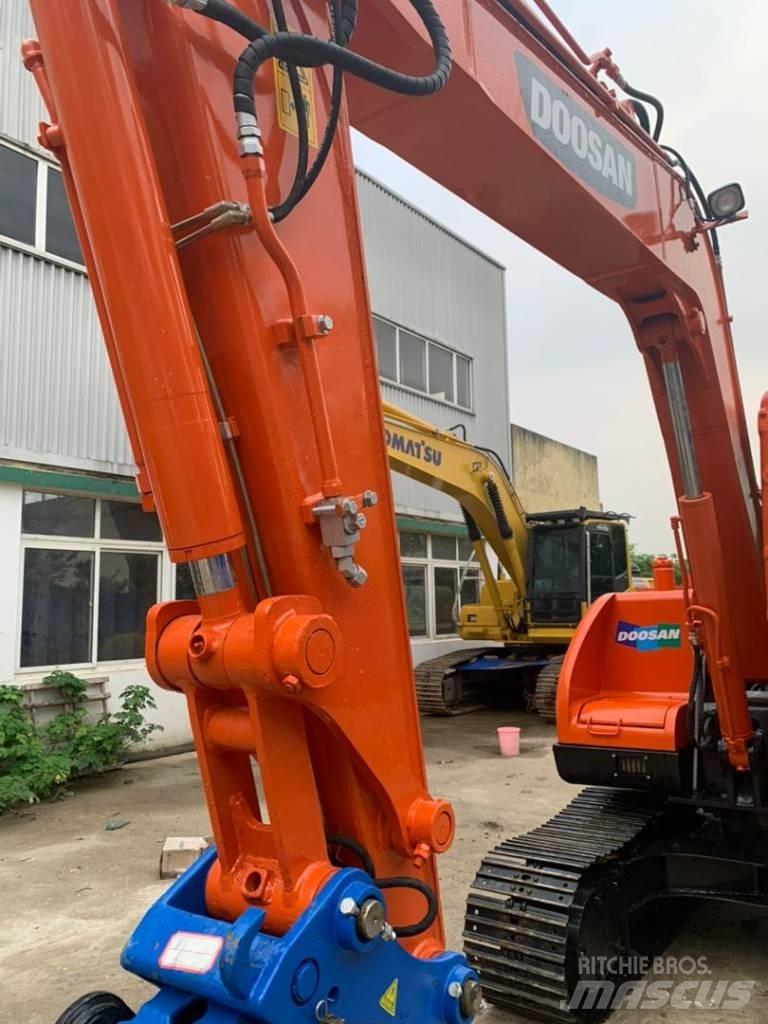 Doosan DX 75 Средни екскаватори 7т - 12т